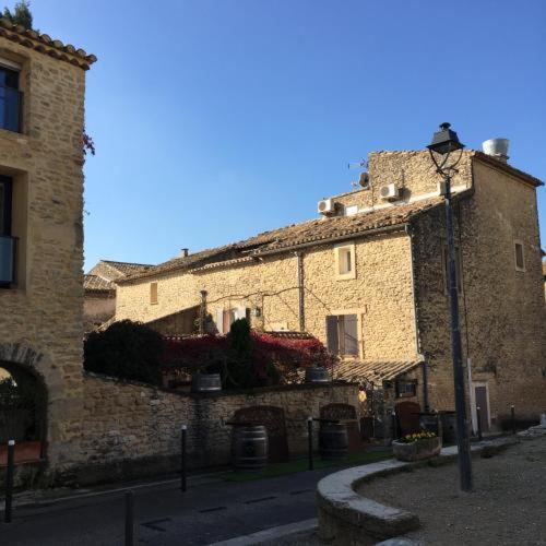 Cabrières-dʼAvignon Les Chambres Du Vieux Bistrot מראה חיצוני תמונה
