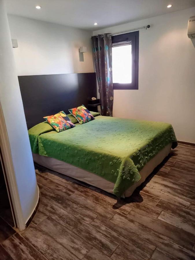 Cabrières-dʼAvignon Les Chambres Du Vieux Bistrot מראה חיצוני תמונה