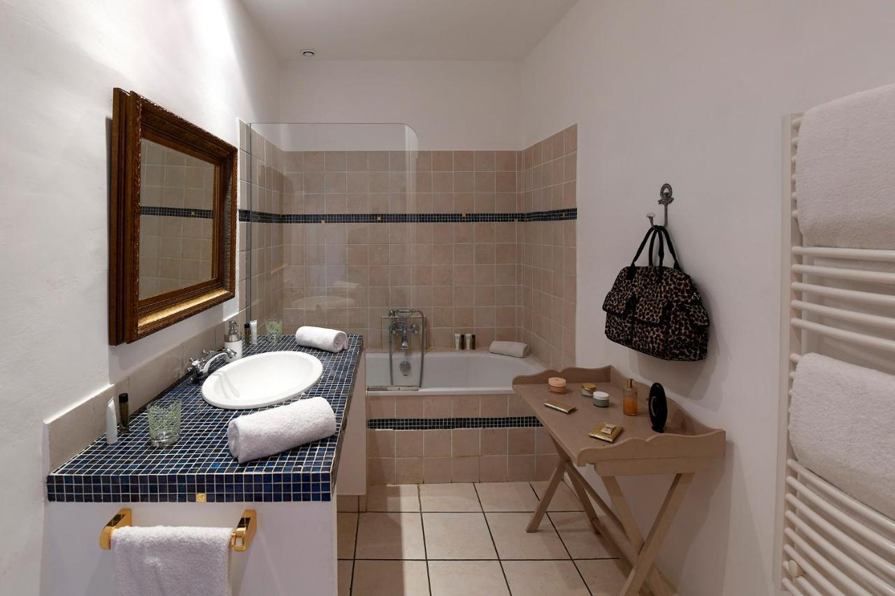 Cabrières-dʼAvignon Les Chambres Du Vieux Bistrot מראה חיצוני תמונה