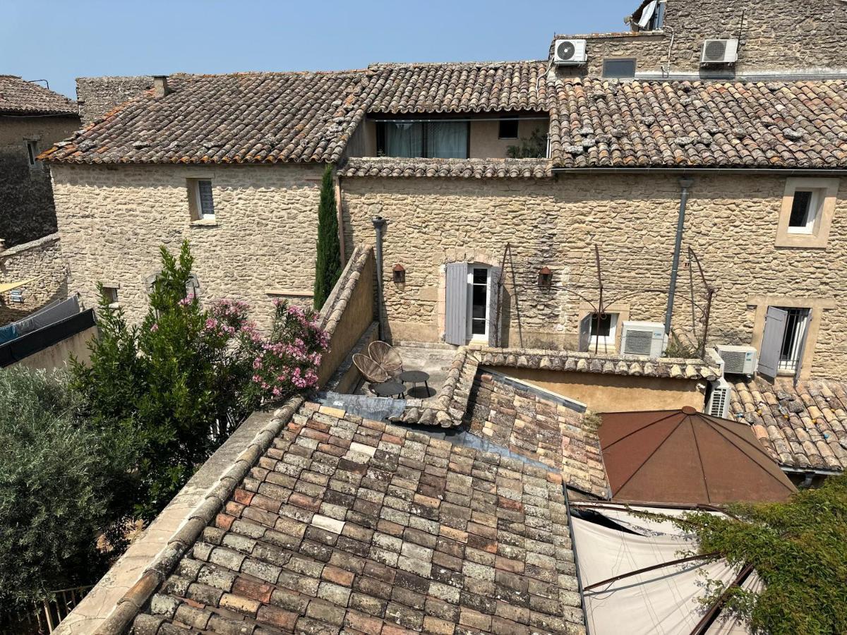 Cabrières-dʼAvignon Les Chambres Du Vieux Bistrot מראה חיצוני תמונה